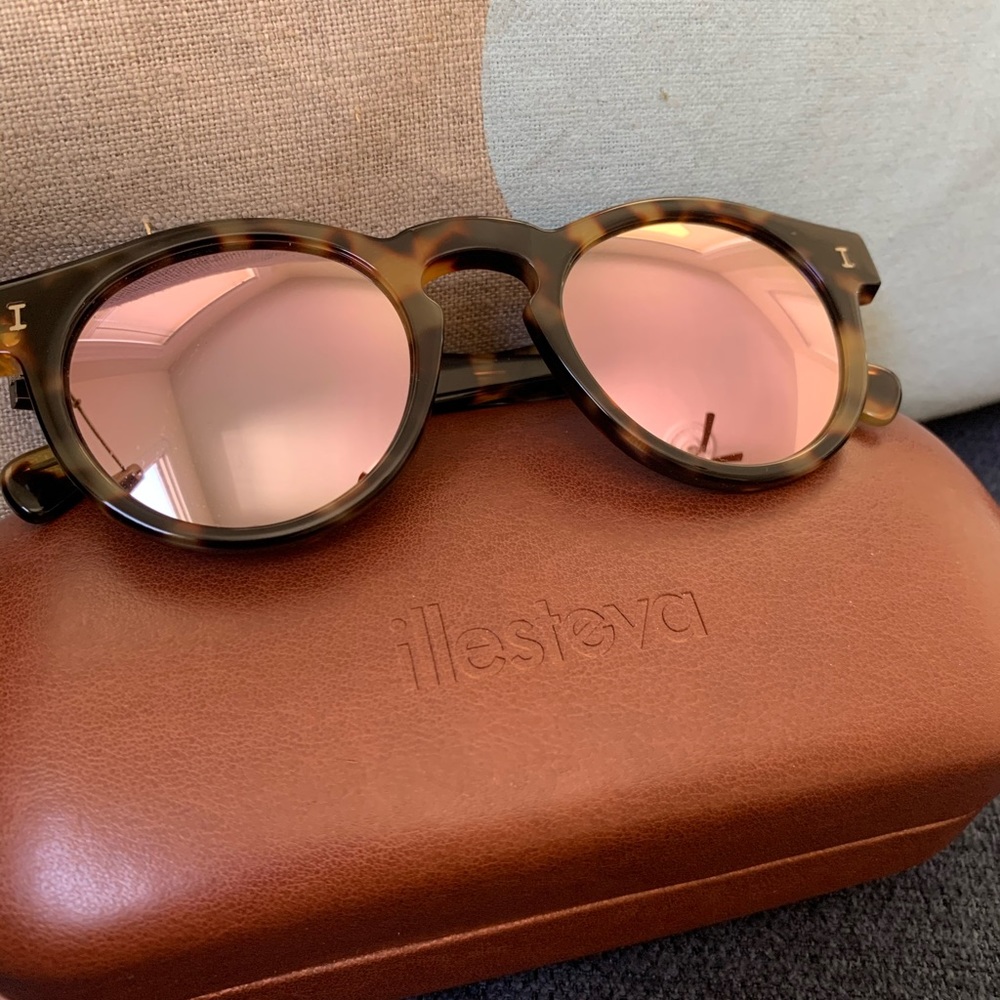 Illesteva Leonard Sunglasses - Rose Gold L…